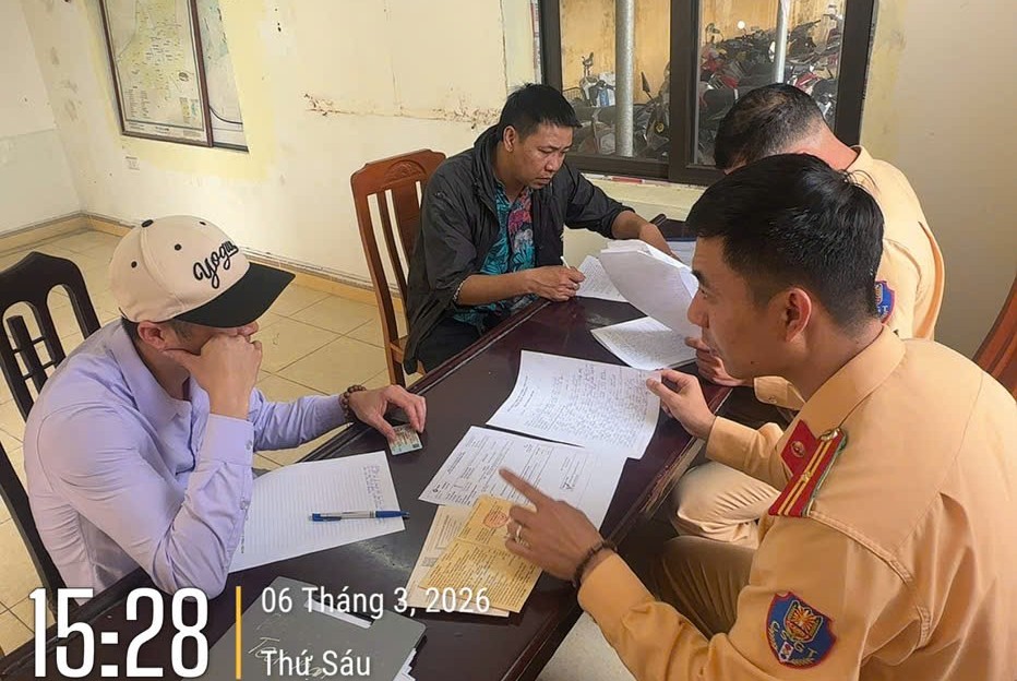 Phòng Cảnh sát giao thông: Xử lý xe khách sử dụng phù hiệu không do cơ quan có thẩm quyền cấp 